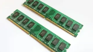 7047