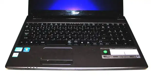 ノートパソコンの本体