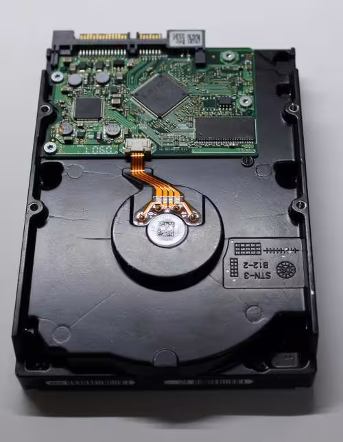 ハードディスクドライブ