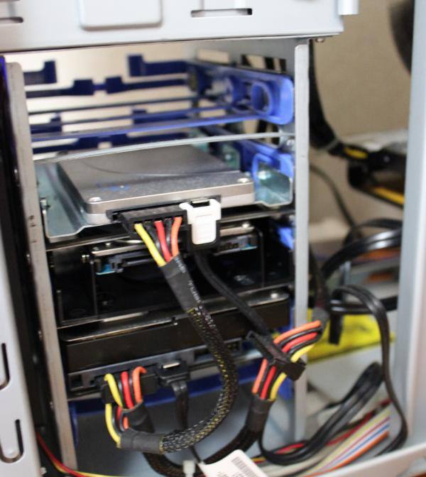 ドライブベイに増設 ドライブベイに増設