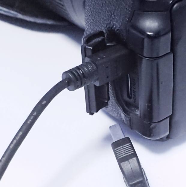 デジタルカメラの付属コード