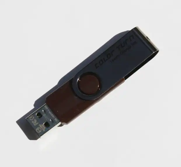 ターン式のUSBメモリ