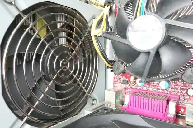 マザーボードと周辺のパーツ