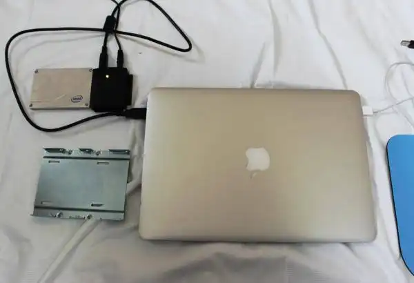 MacBook Airに接続