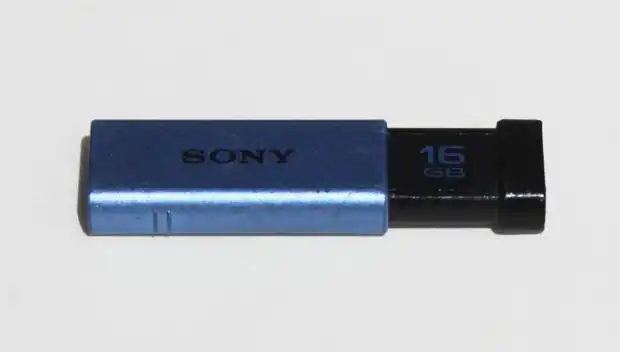 USBメモリー