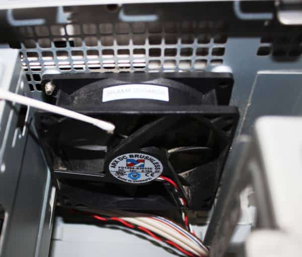 ファンの異物の除去 ファンの異物の除去