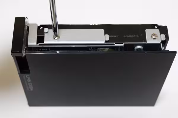 ネジの取り外し ネジの取り外し