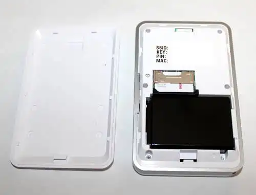 ルーターのふたの中