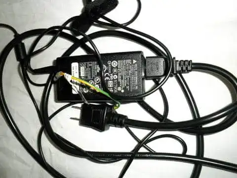 ノートパソコン用電源コード