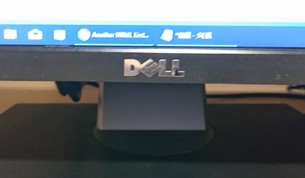 DELL製のディスプレイ