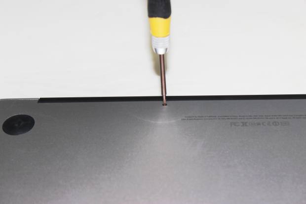 MacBook Airの分解