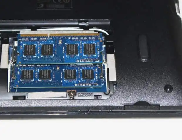 ノートパソコンの分解