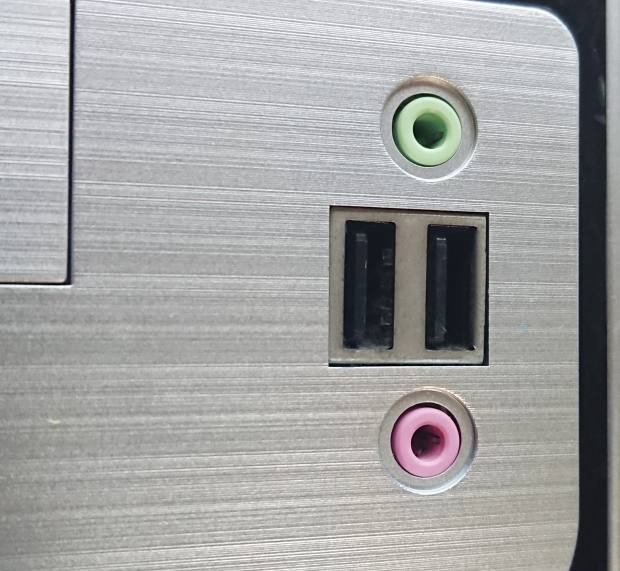 パソコンのUSB差込口 パソコンのUSB差込口