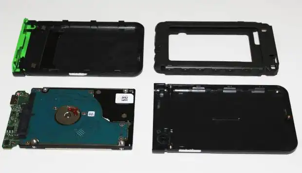 ポータブルHDDを分解