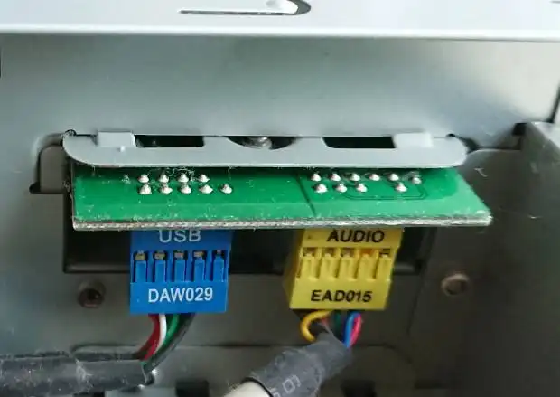 USBのパーツ