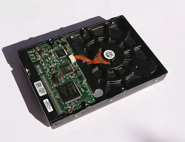 ハード・ディスク・ドライブ