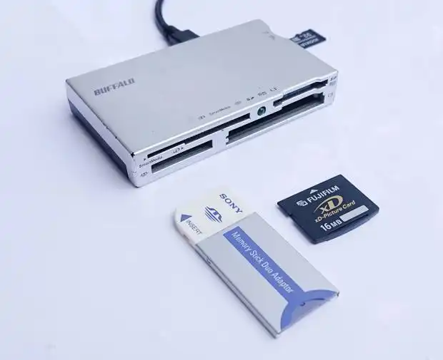 メモリーカードへのアクセス