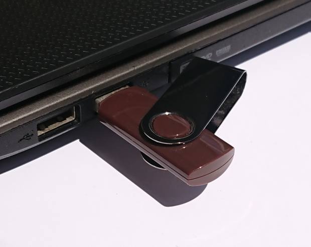 USBメモリーを読み込む