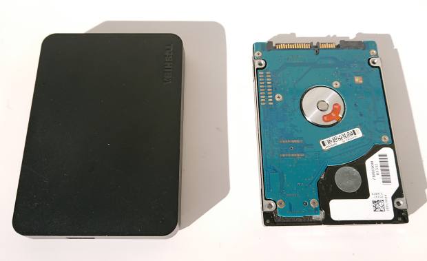 ハードディスクドライブ