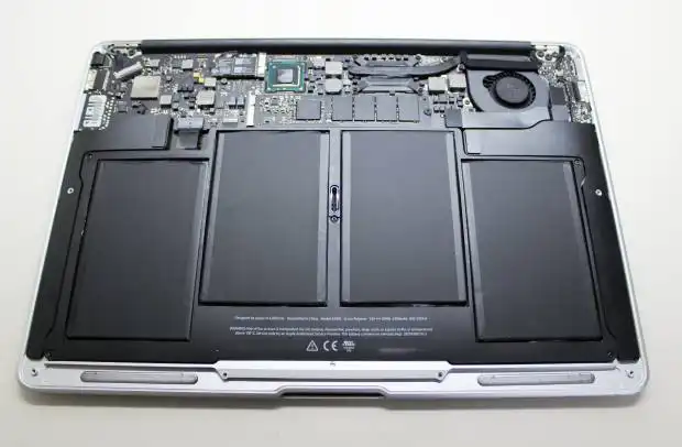 MacBookAir本体の内部