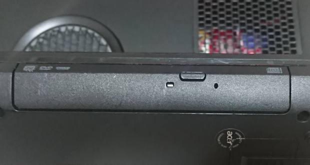 ノートPCのDVDドライブ装置