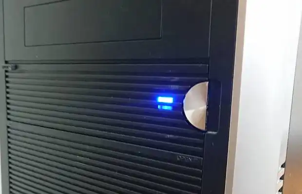 パソコンの電源スイッチボタン