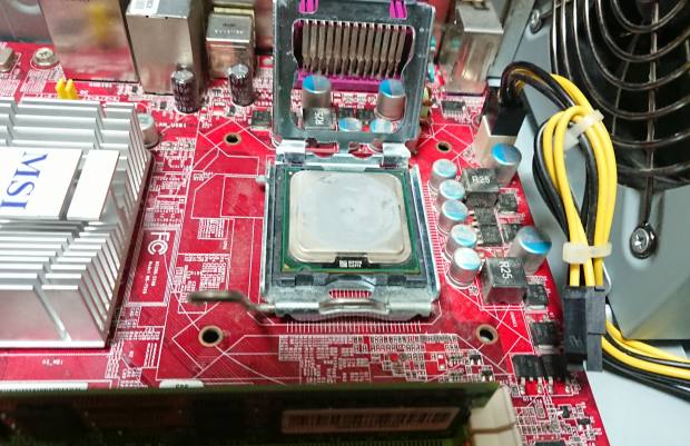 パソコンのCPU（中央演算処理装置）