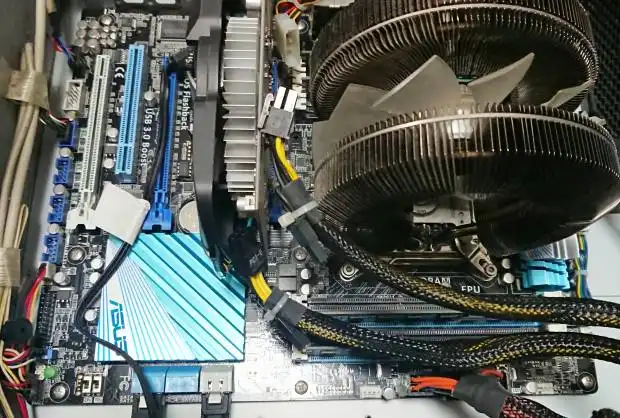 パソコンのマザーボード