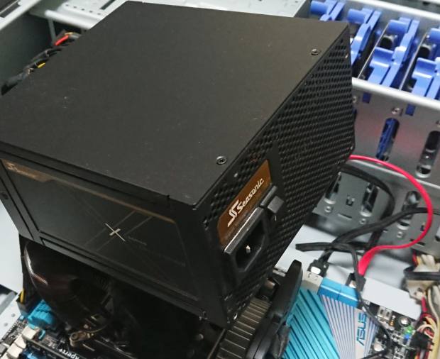 パソコンの電源装置