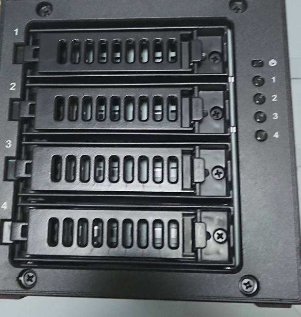 RAIDのケース