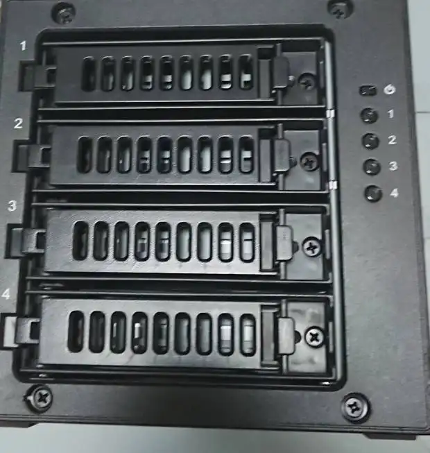 RAIDのケース