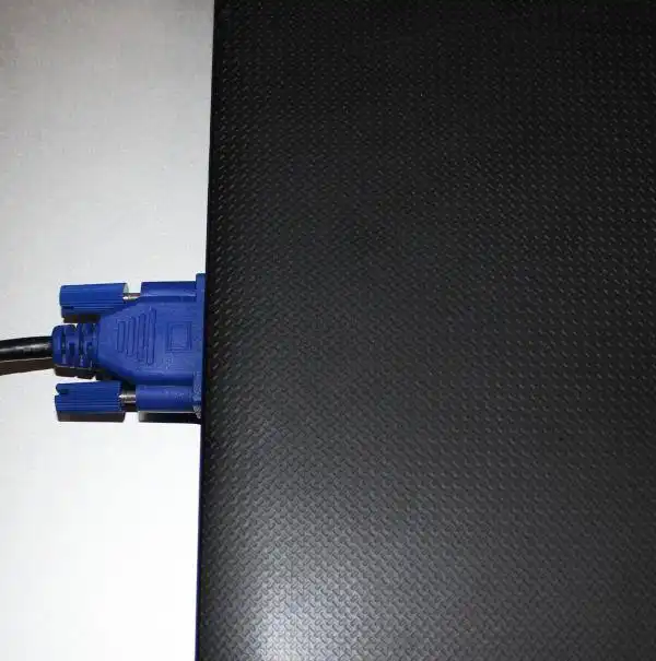 ディスプレイケーブル