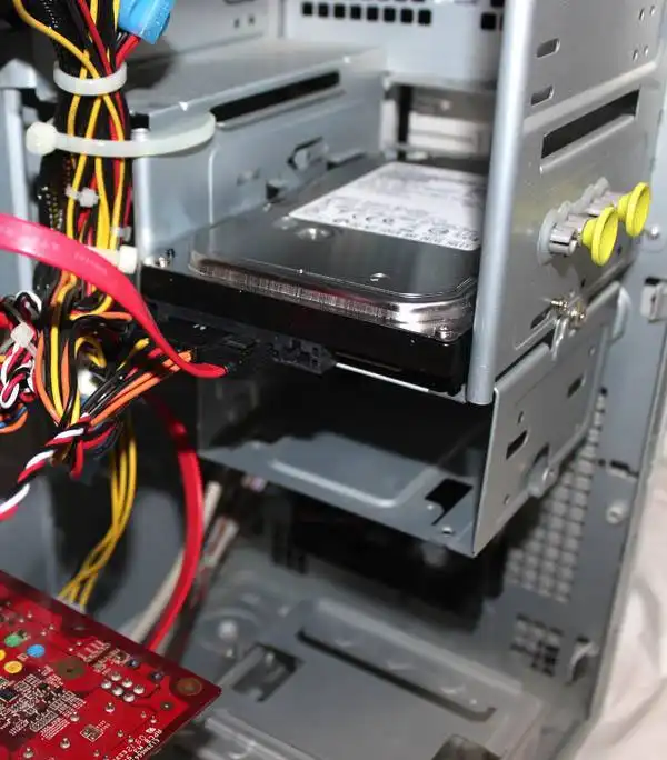 HDDの取り出しの作業