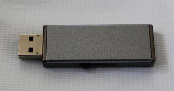USBメモリー