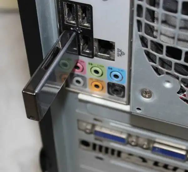 USBメモリの接続