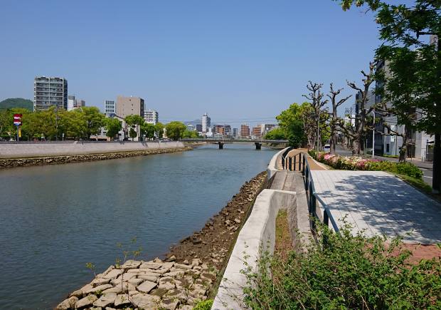 広島