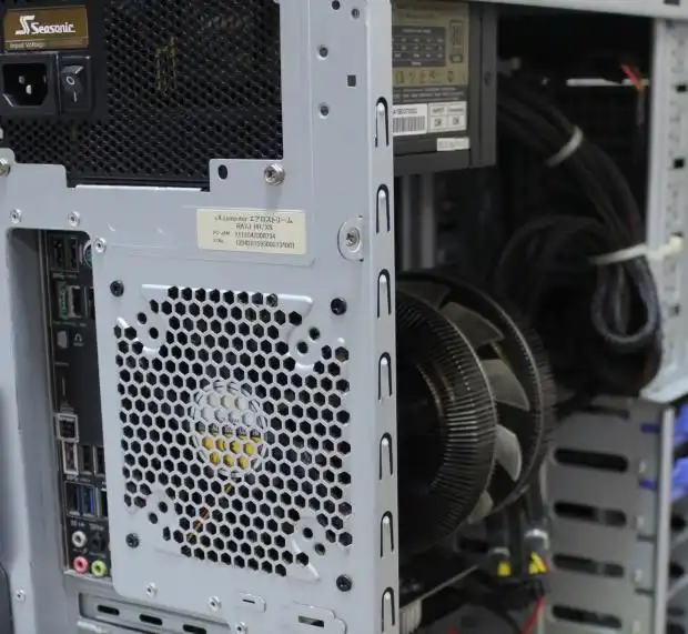 デスクトップパソコンのケース