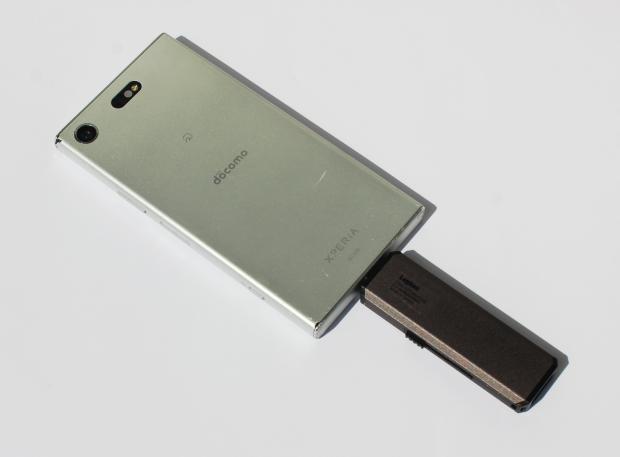 スマートフォンへのメモリディスクの接続