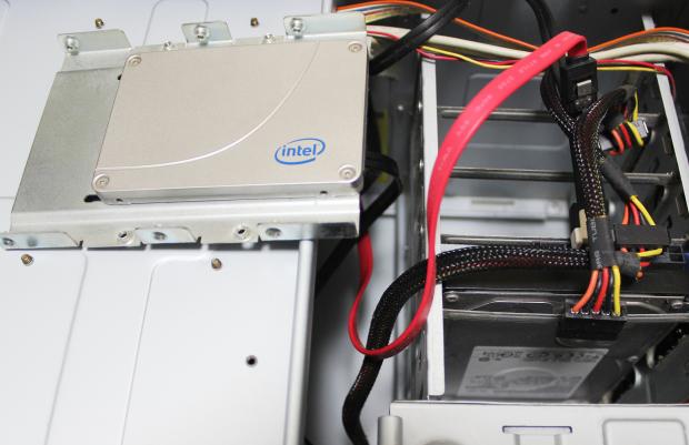 SSDの取り外し SSDの取り外し