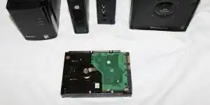 ハードディスクドライブ