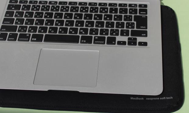 MacBook AirのPC本体