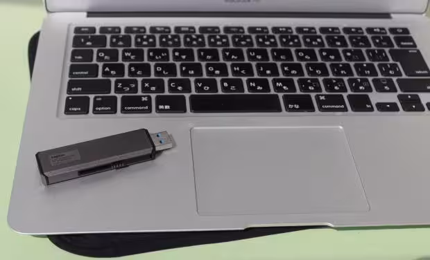 Macのノートパソコン