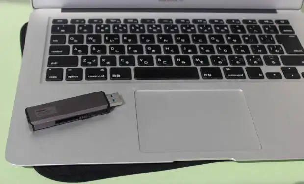 Macのノートパソコン