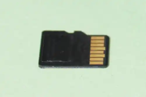 microSDメモリーカードの読み込み