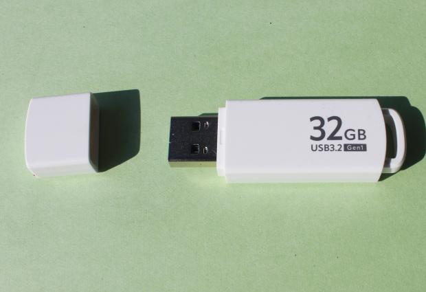 USBメモリー