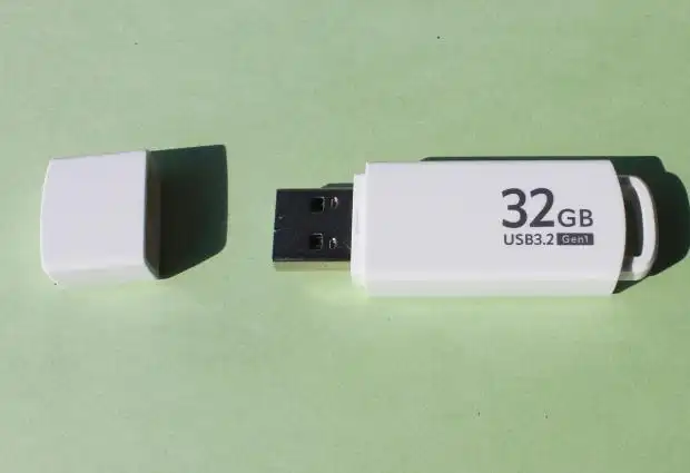 USBメモリー