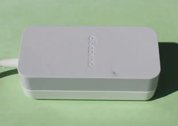 スマートフォンのACアダプター