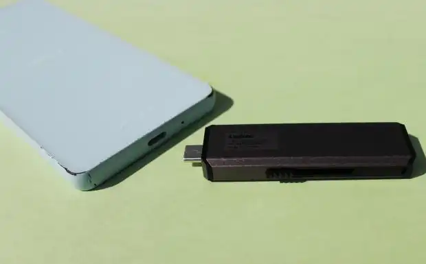 スマートフォンへのUSB接続