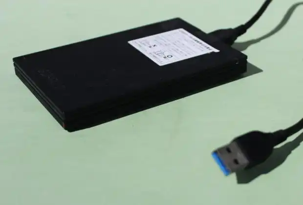 ポータブルSSDのUSBコード