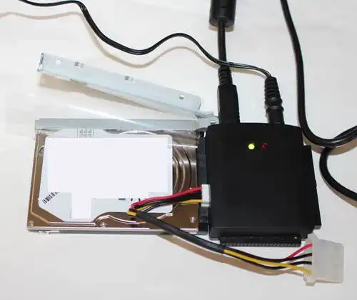 SATA方式のハードディスク